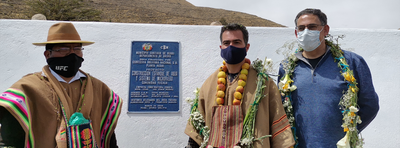 Estanques de agua en Santiago de Huari Estanques de agua en Santiago de Huari