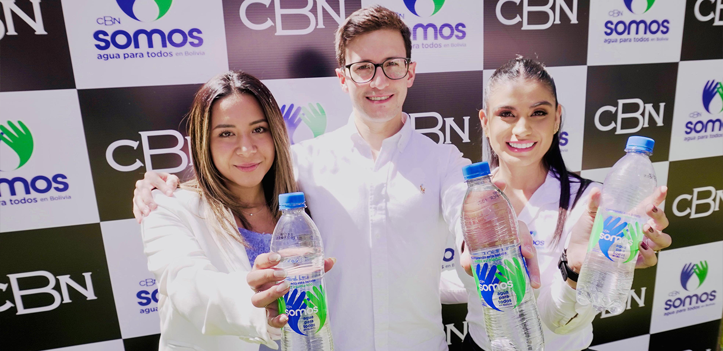 Agua SOMOS estrena nueva imagen de marca y convoca a los consumidores a sumarse a su causa social solidaria