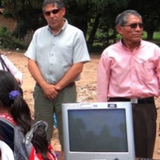 CBN apoya la educación escolar mediante la donación de computadoras