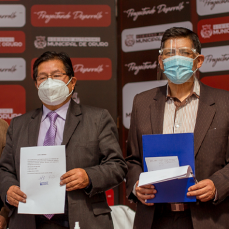CBN donó al departamento de Oruro trajes de bioseguridad hechos en Bolivia