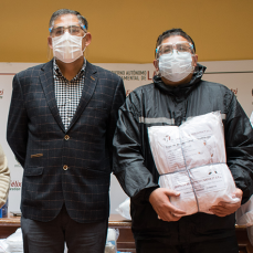 CBN donó al Sedes de La Paz trajes de bioseguridad hechos en Bolivia