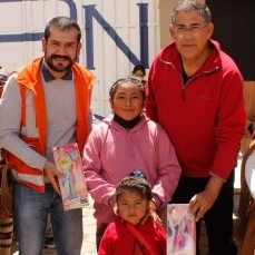 CBN entrega juguetes a las niñas y niños de seis comunidades del municipio de Huari