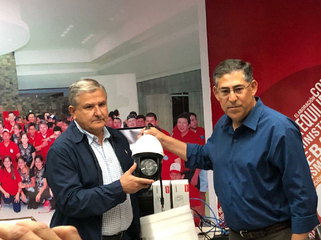 CBN dona 30 sistemas de monitoreo de 
seguridad para escuelas de La Guardia
