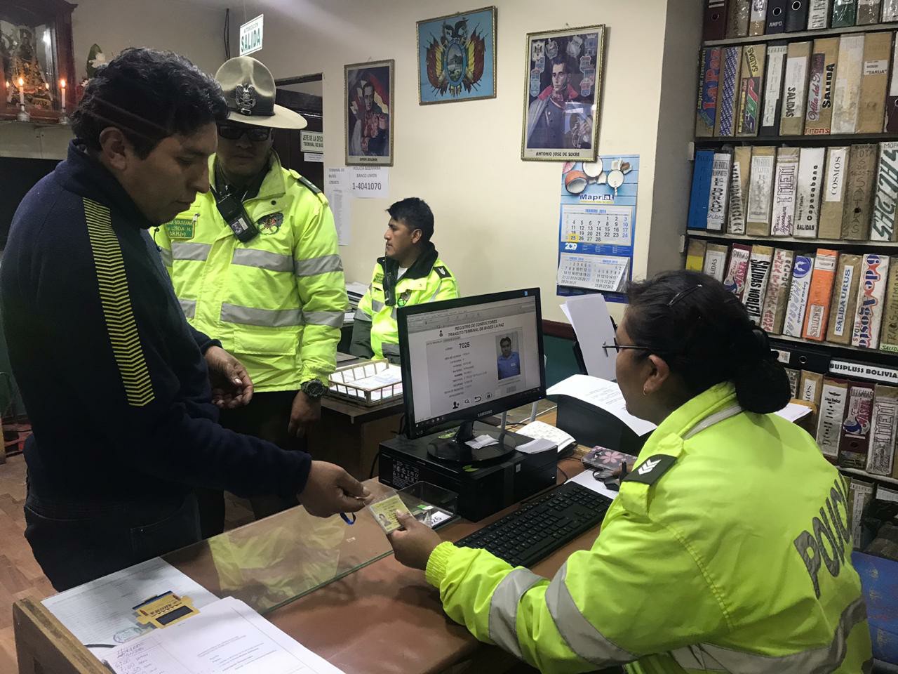 VMSC, CBN y Tránsito lanzan sistema de control 
electrónico policial para choferes y buses
