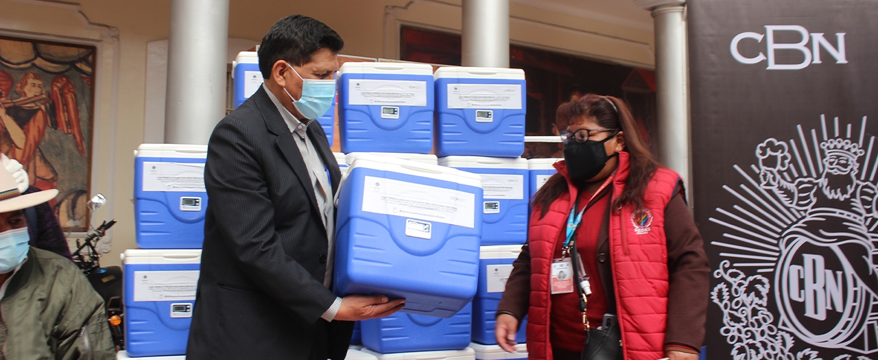 CBN continúa con su apoyo a la campaña de vacunación contra el COVID-19 con la donación de 40 conservadores de frío para vacunas a la gobernación de Oruro