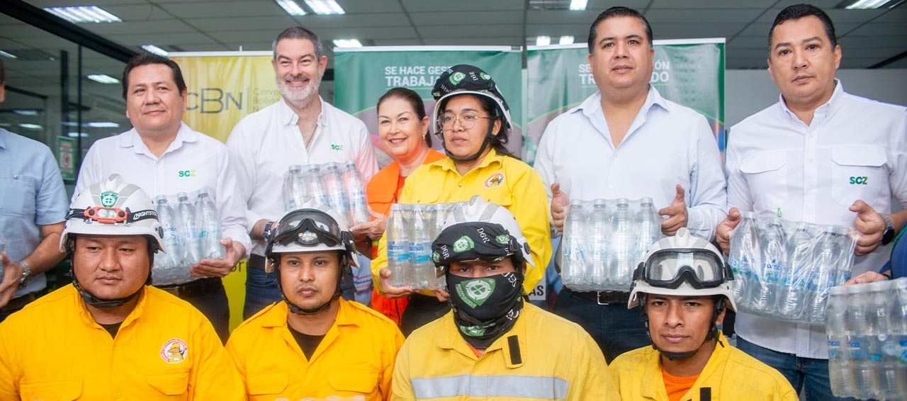 CBN donó 500 paquetes de agua SOMOS a la Gobernación de Santa Cruz como aporte a la lucha contra los incendios