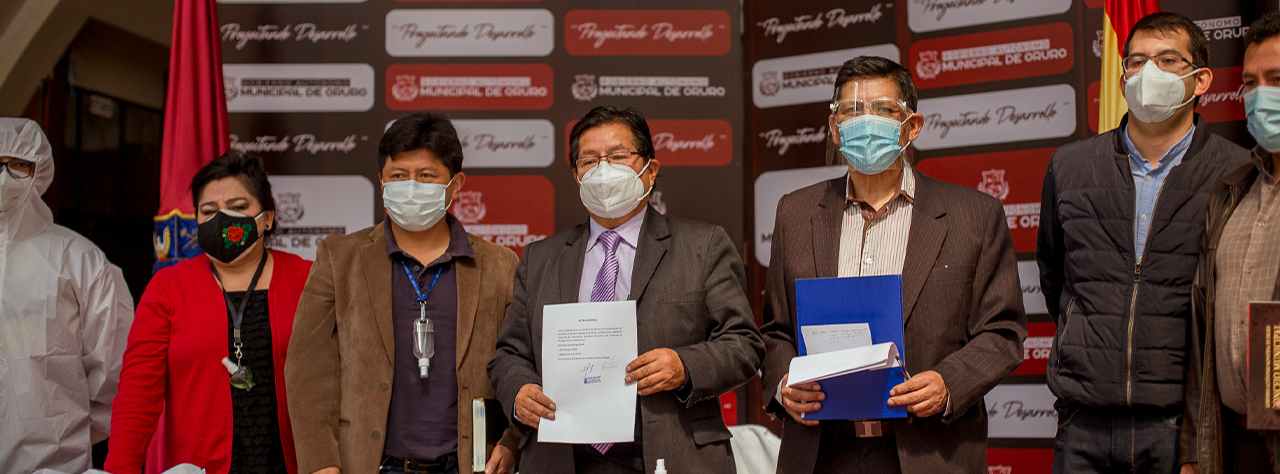 CBN donó al departamento de Oruro trajes de bioseguridad hechos en Bolivia