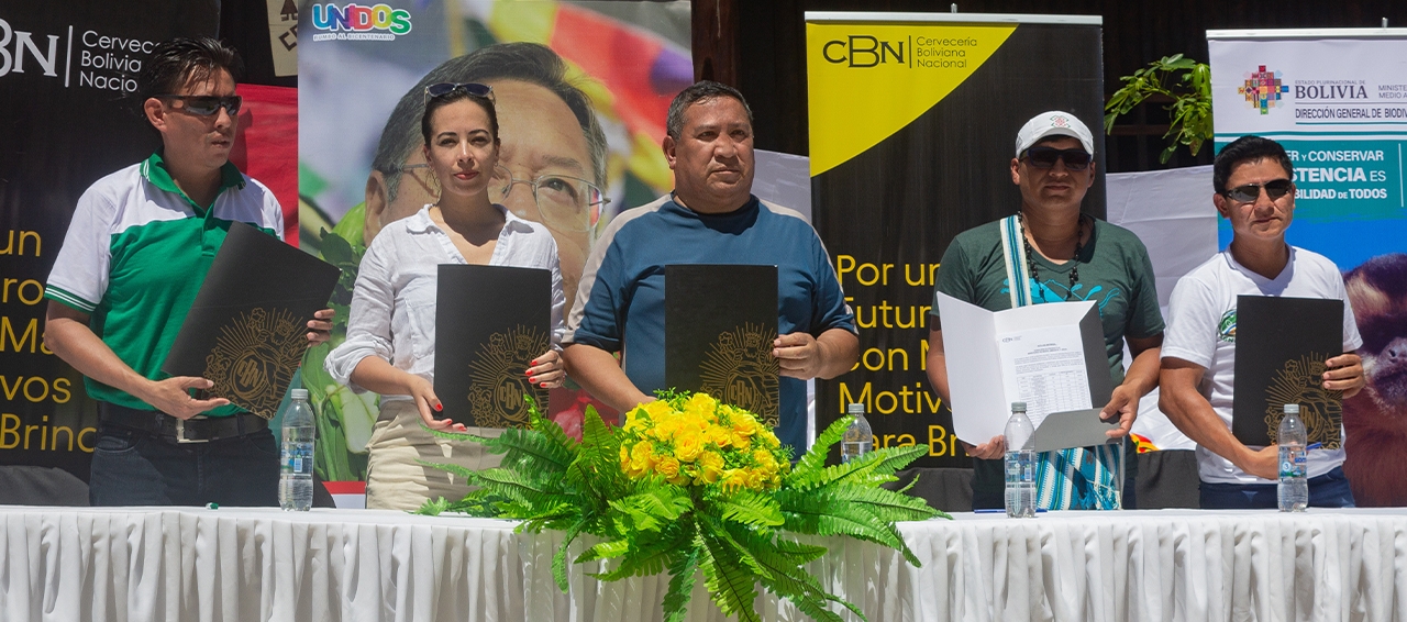 CBN entrega bebidas refrescantes, víveres e insumos médicos a comunidades de La Paz y Beni para atenuar los daños de los incendios