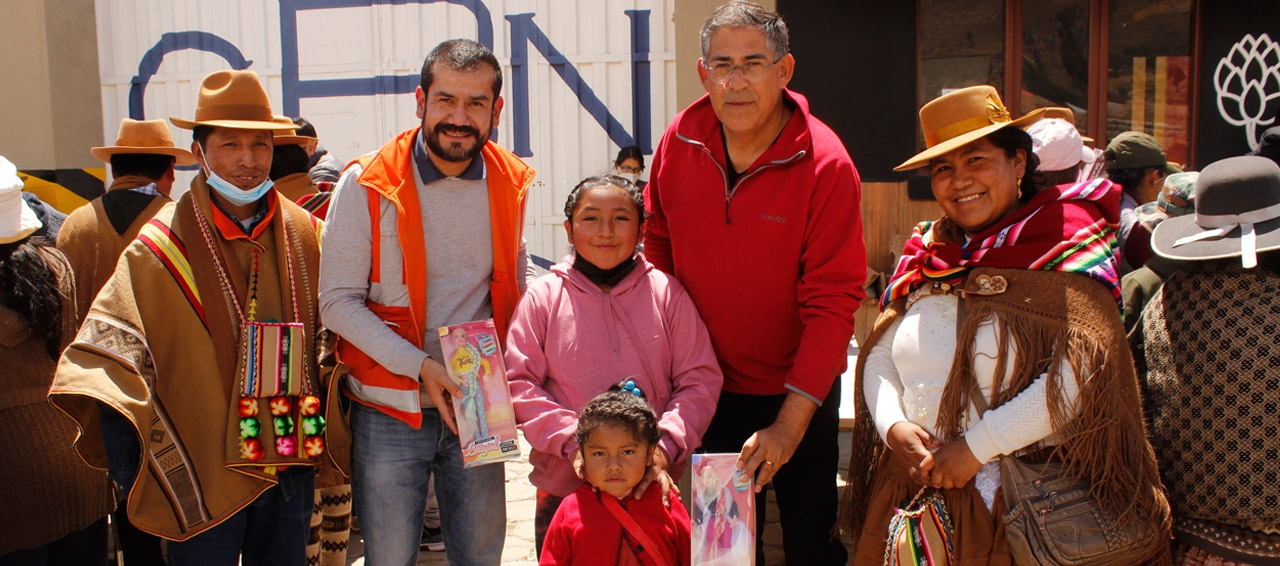 CBN entrega juguetes a las niñas y niños de seis comunidades del municipio de Huari