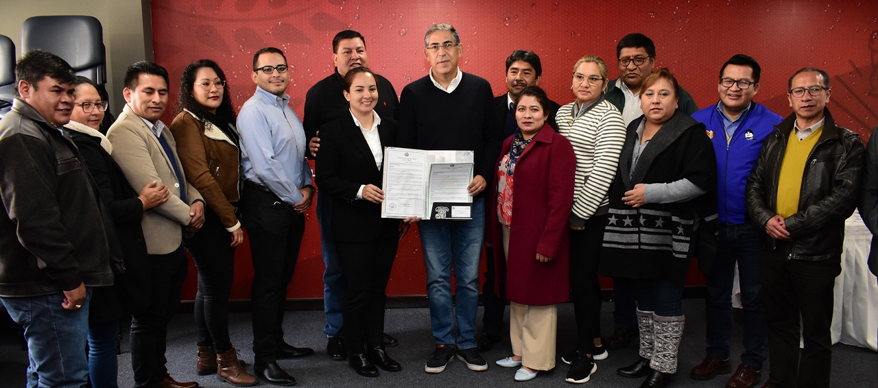 CBN recibe un homenaje de la Cámara de Diputados en una visita  a la Cervecería La Paz