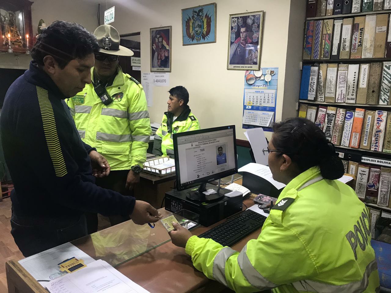 VMSC, CBN y Tránsito lanzan sistema de control 
electrónico policial para choferes y buses
